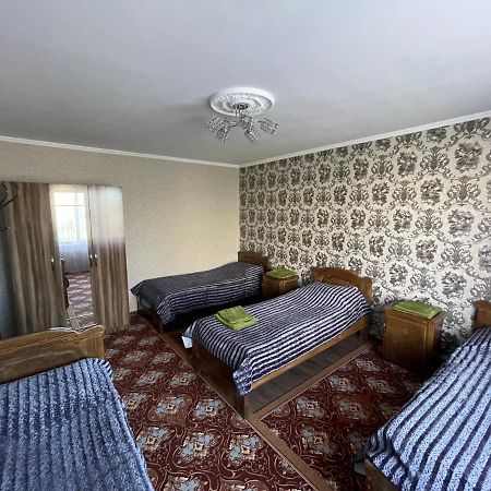 Guest House Eles Каракол Екстер'єр фото