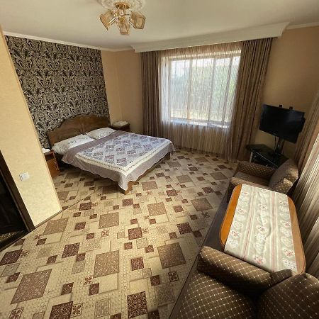 Guest House Eles Каракол Екстер'єр фото