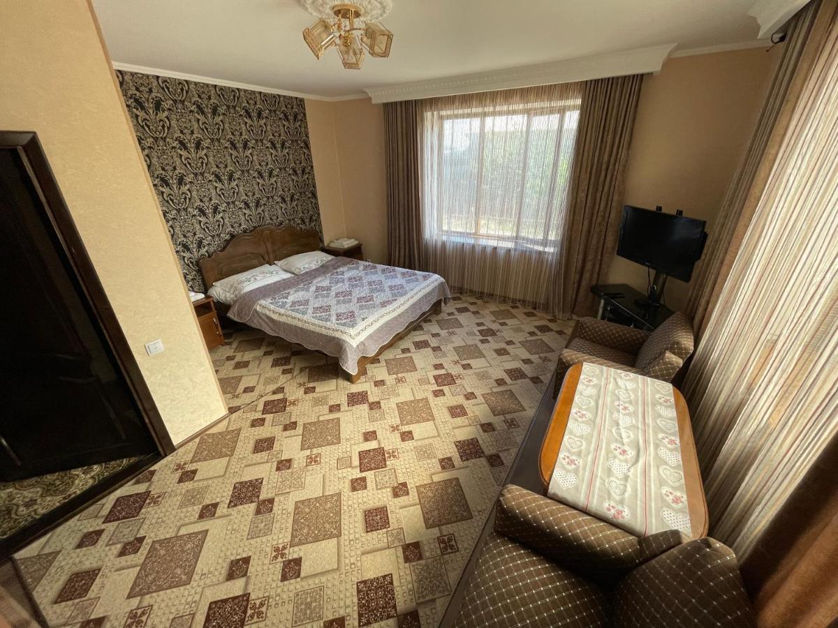 Guest House Eles Каракол Екстер'єр фото