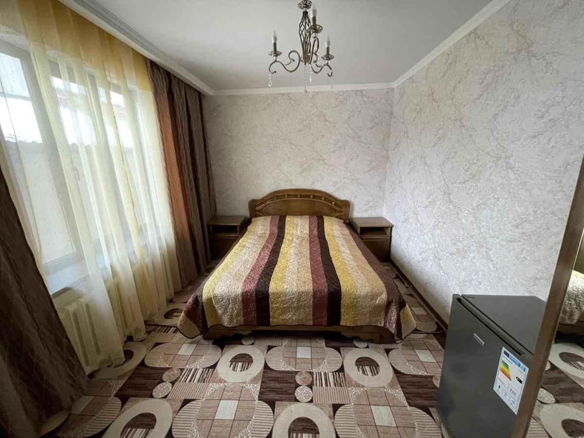 Guest House Eles Каракол Екстер'єр фото